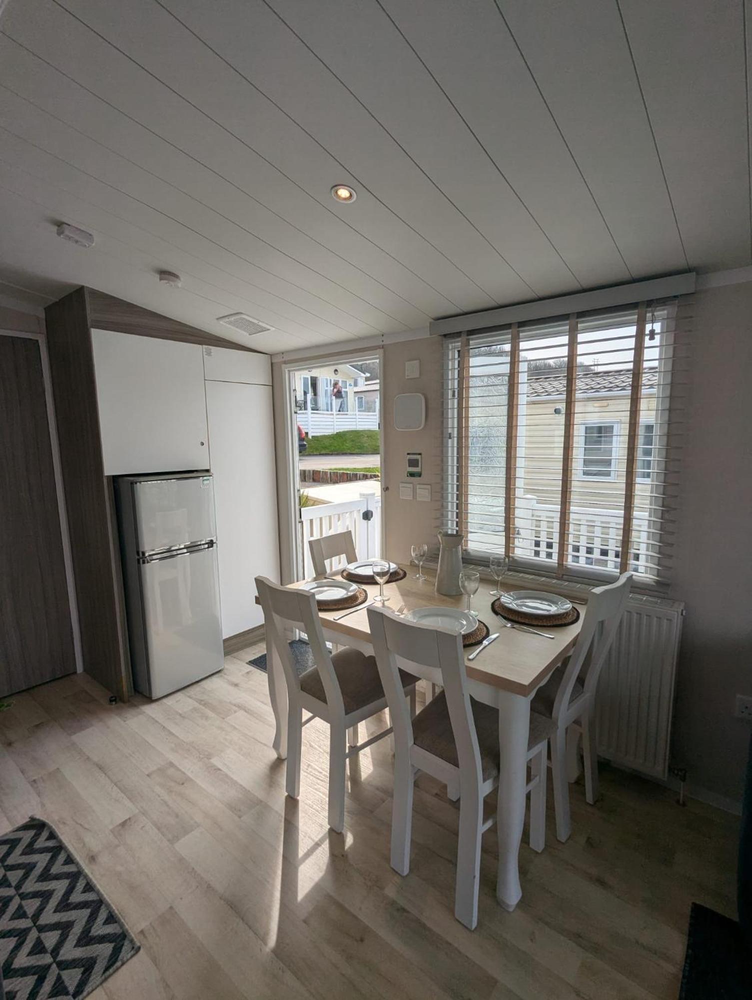 Beautifully Presented Dog Friendly Caravan On Very Popular Littlesea Holiday Haven Park Weymouth Wyke Regis Dış mekan fotoğraf