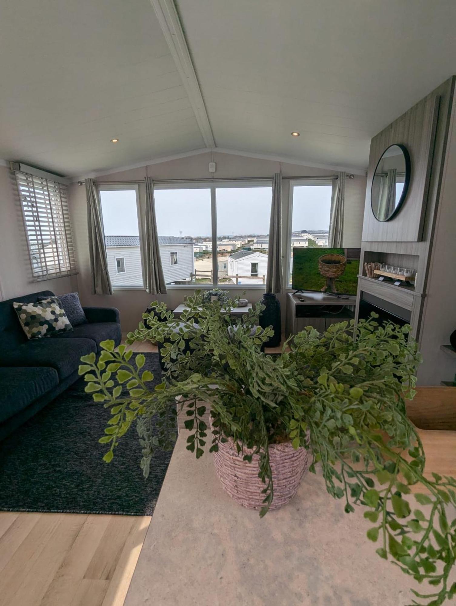 Beautifully Presented Dog Friendly Caravan On Very Popular Littlesea Holiday Haven Park Weymouth Wyke Regis Dış mekan fotoğraf